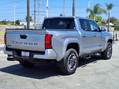 Certified 2025 Toyota Tacoma TRD Sport AWD/4WD image 6