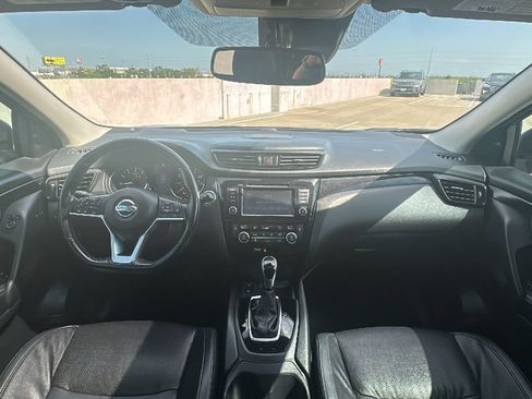 Used 2021 Nissan Rogue Sport SL w/ Premium Package FWD image 23