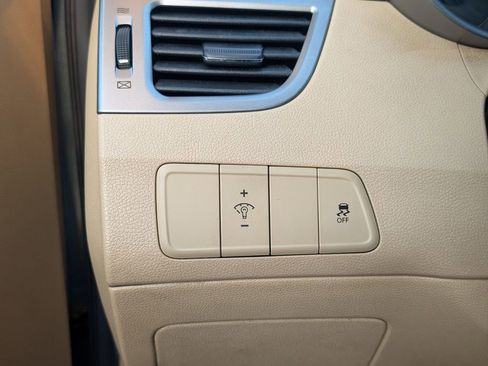 Used 2011 Hyundai Elantra Limited image 32