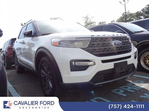 Used 2023 Ford Explorer XLT w/ Equipment Group 202A AWD/4WD image 1
