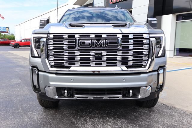 New 2026 GMC Sierra 2500 Denali w/ Denali Reserve Package AWD/4WD image 2