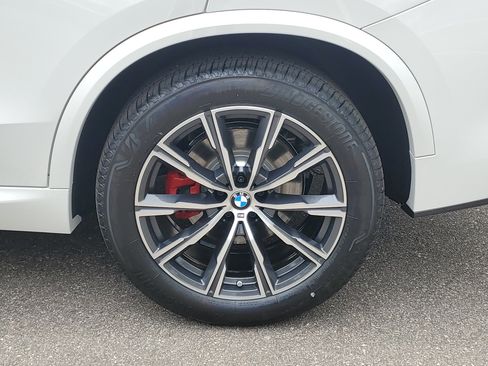 New 2026 BMW X5 xDrive40i w/ M Sport Package AWD/4WD image 28