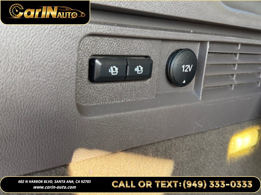 Used 2016 Lincoln MKX Reserve w/ Technology Package FWD image 30