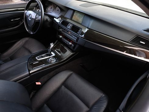 Used 2011 BMW 528i Sedan image 16