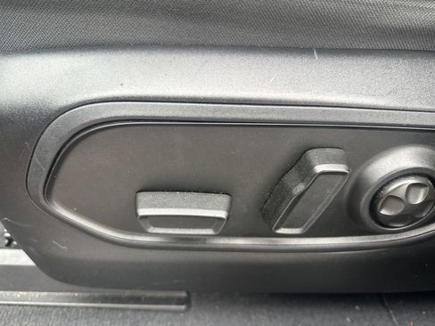 Used 2023 Jeep Grand Cherokee Limited image 12