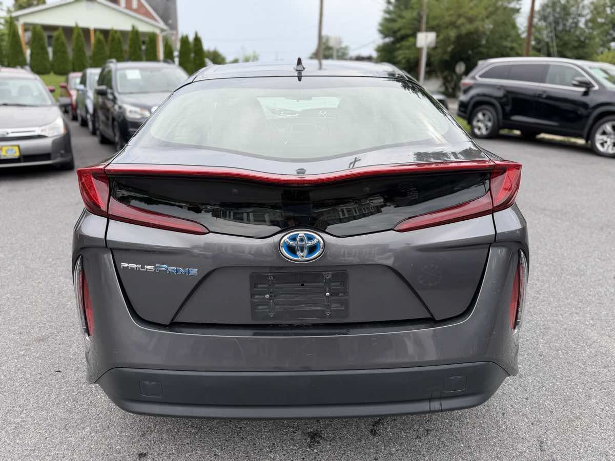 Used 2017 Toyota Prius Prime Premium FWD image 6