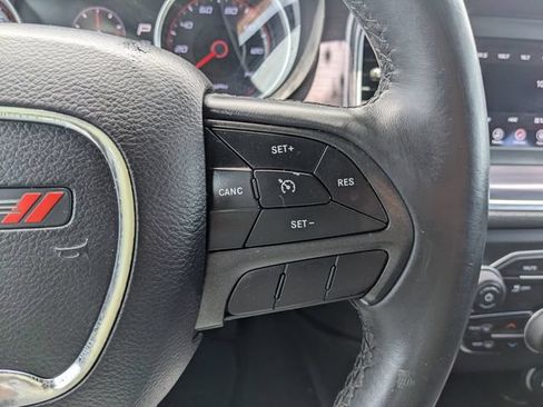 Used 2018 Dodge Charger SXT RWD image 32