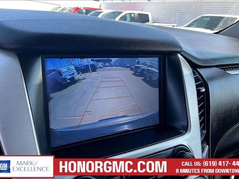 Used 2018 GMC Yukon SLT AWD/4WD image 12