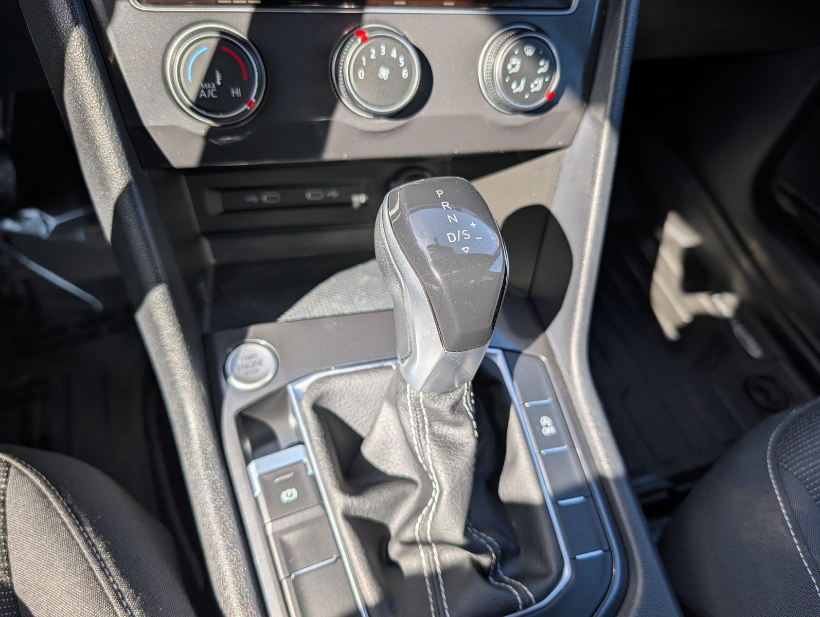 Used 2022 Volkswagen Tiguan S AWD/4WD image 32