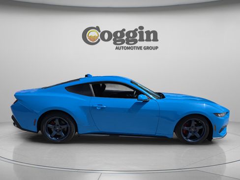 Used 2024 Ford Mustang Coupe RWD image 6
