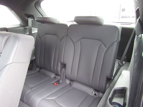 Used 2023 Audi Q7 2.0T Premium Plus w/ Premium Plus Package AWD/4WD image 16