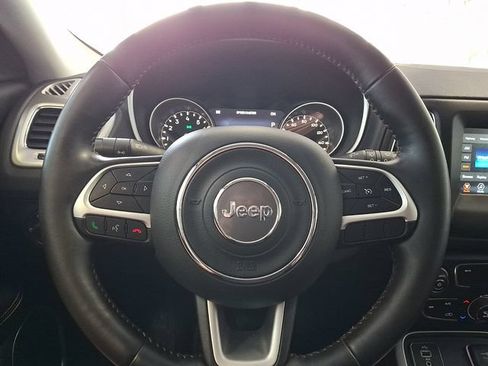 Used 2018 Jeep Compass Latitude w/ Popular Equipment Group FWD image 18