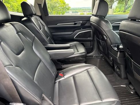 Used 2024 Kia Telluride S FWD image 12
