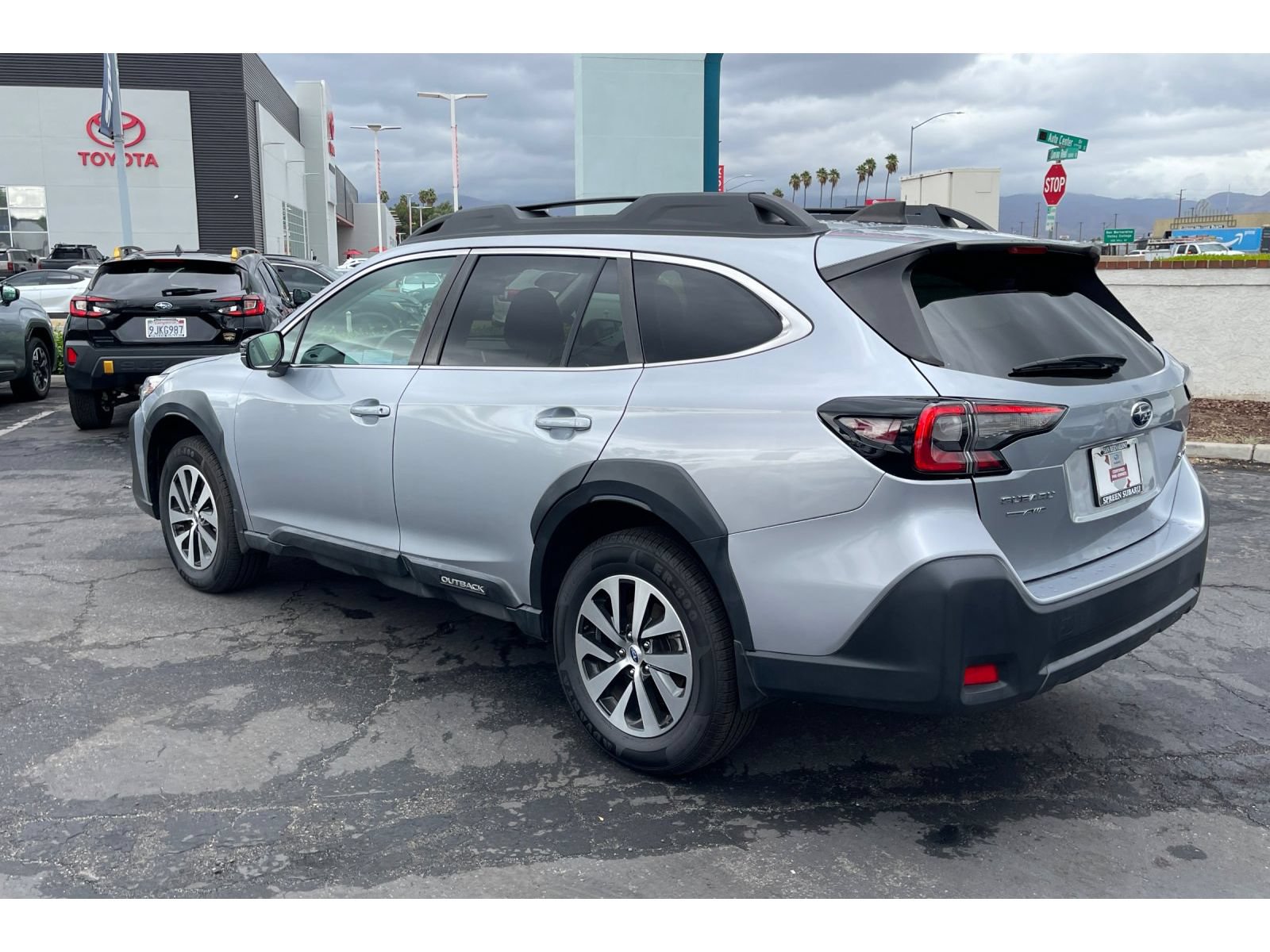 Certified 2024 Subaru Outback Premium AWD/4WD image 3