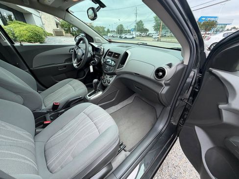 Used 2014 Chevrolet Sonic LT FWD image 60