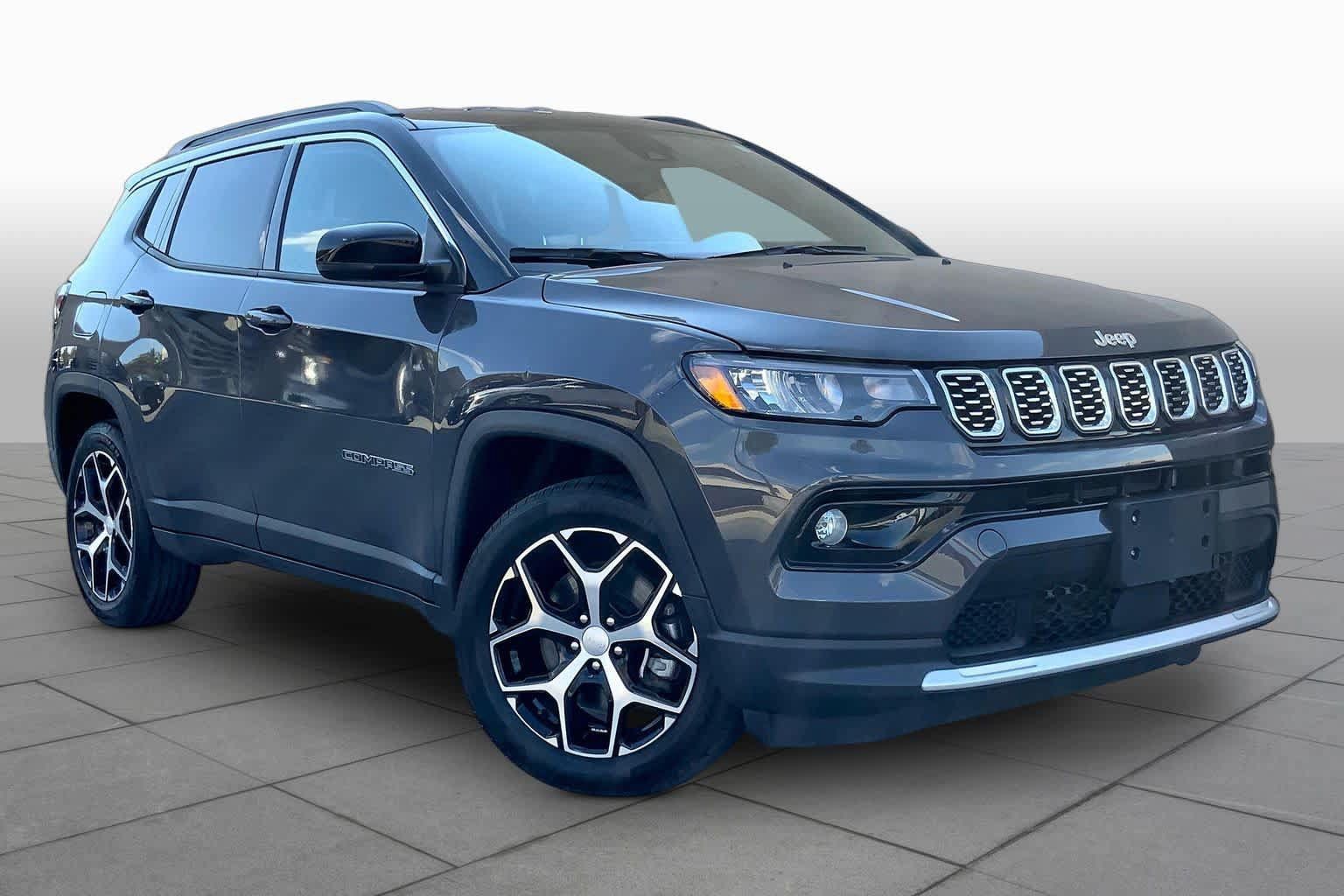 Used 2024 Jeep Compass Limited AWD/4WD image 3