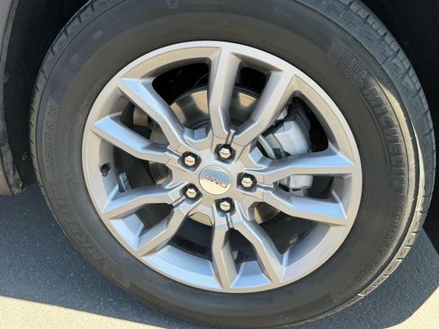 Used 2023 GMC Terrain SLT w/ Infotainment Package II FWD image 24