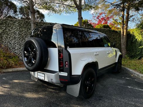 New 2025 Land Rover Defender 110 S image 7