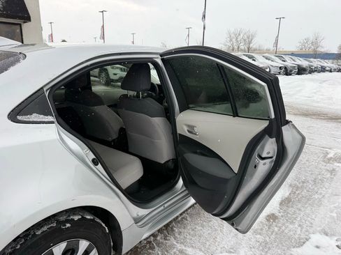 Used 2020 Toyota Corolla LE image 21