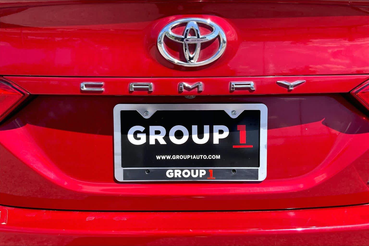 Used 2019 Toyota Camry SE w/ Convenience Package FWD image 10
