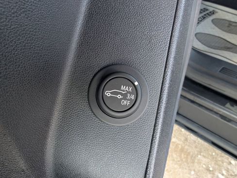 Used 2023 Chevrolet Equinox LT w/ Driver Convenience Package image 10