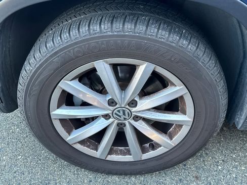 Used 2017 Volkswagen Tiguan Wolfsburg Edition image 22