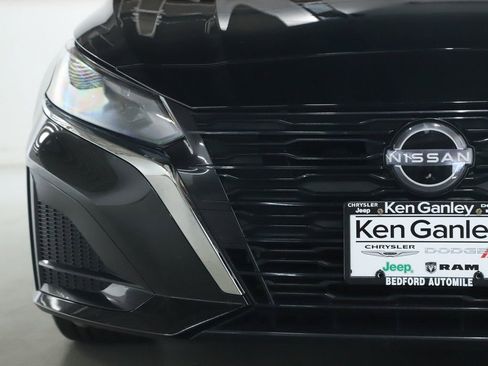 Used 2025 Nissan Altima 2.5 SV FWD image 6