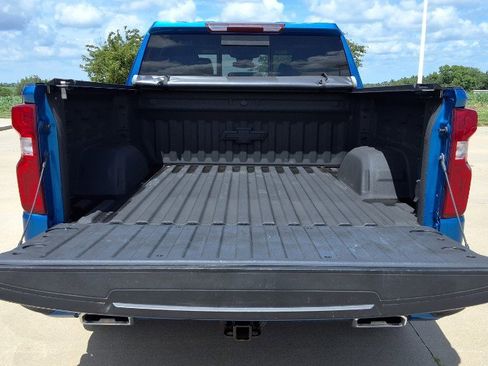Used 2023 Chevrolet Silverado 1500 RST w/ Convenience Package II AWD/4WD image 9