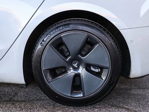 Used 2021 Tesla Model 3 Standard Range Plus image 10