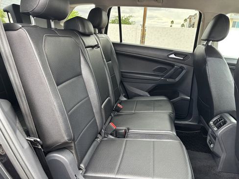 Used 2020 Volkswagen Tiguan SE image 36