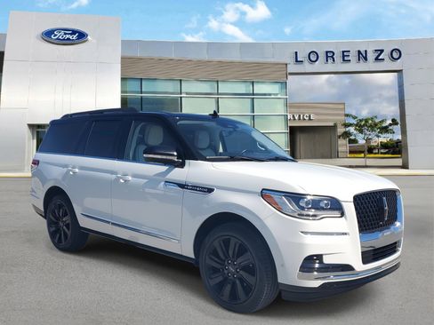 Used 2024 Lincoln Navigator Black Label image 3