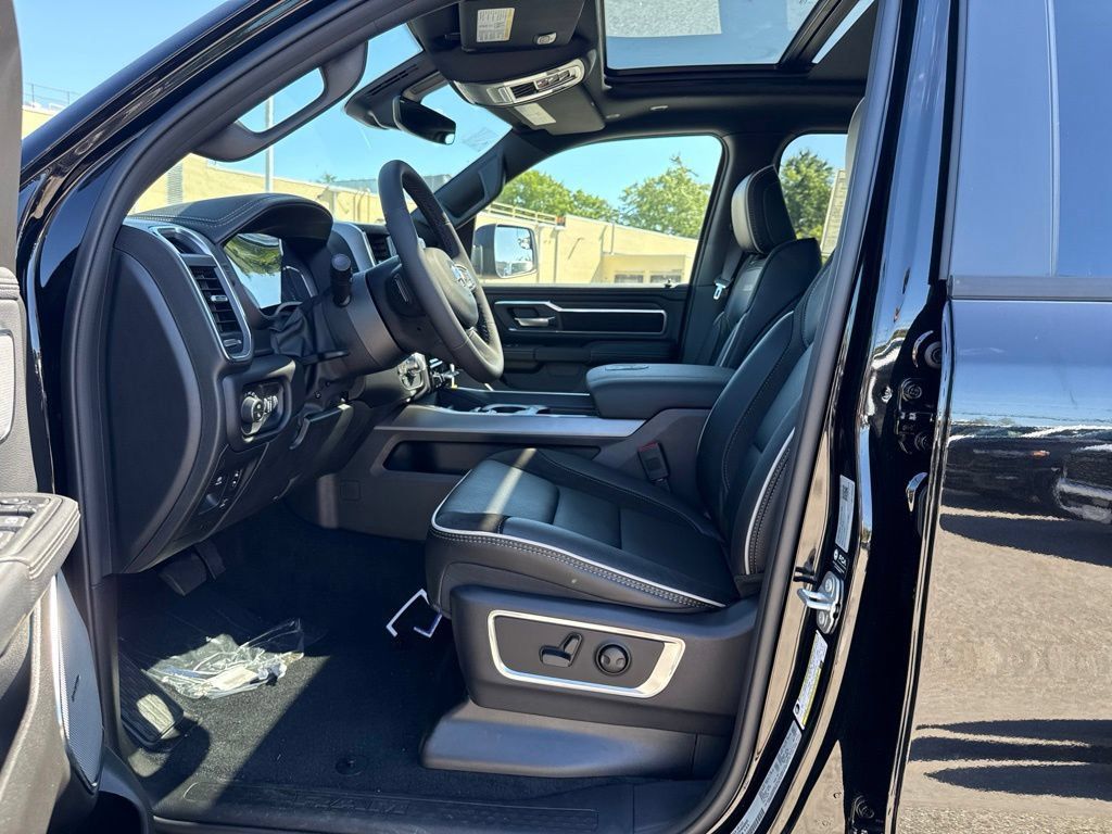 New 2027 RAM 1500 Laramie w/ Night Edition AWD/4WD image 17