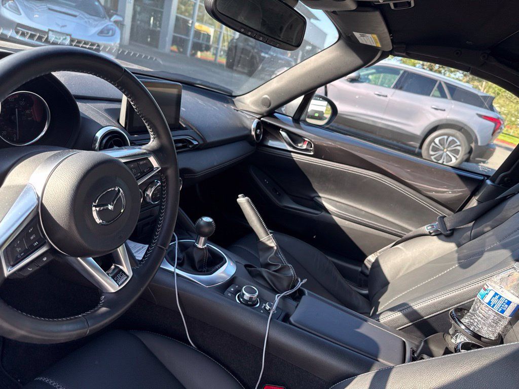 Used 2021 MAZDA MX-5 Miata Grand Touring RWD image 10