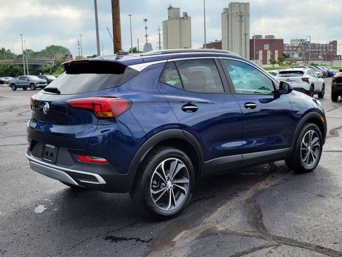 Used 2023 Buick Encore GX Select FWD image 2