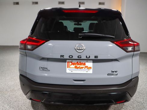 Used 2023 Nissan Rogue SV w/ SV Premium B Package FWD image 8