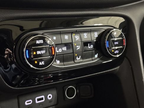 Used 2023 Buick Encore GX Essence w/ Experience Buick Package AWD/4WD image 16