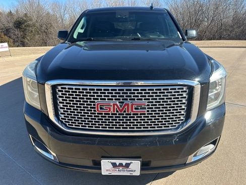 Used 2017 GMC Yukon Denali image 8