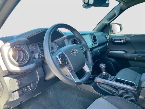 Used 2023 Toyota Tacoma TRD Off-Road image 9