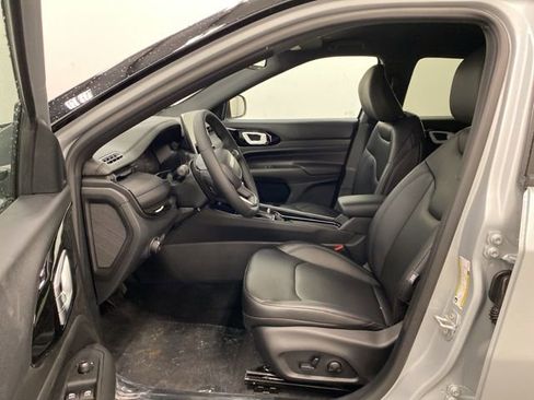 Used 2026 Jeep Compass Limited image 8