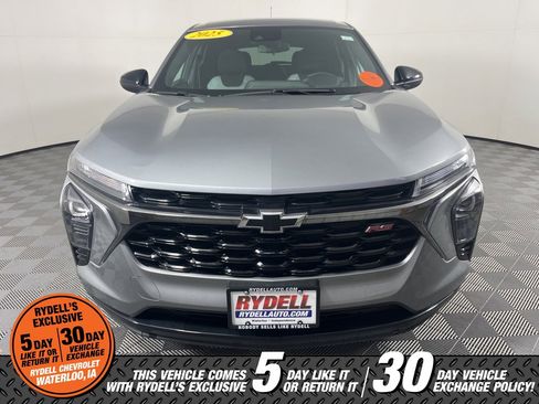 Used 2025 Chevrolet Trax RS w/ Driver Confidence Package image 11