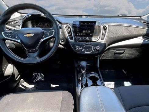 Used 2024 Chevrolet Malibu LT FWD image 9
