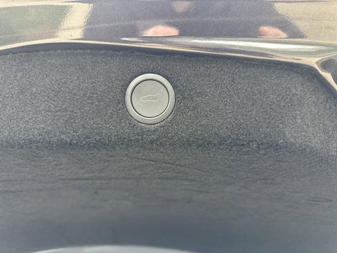 Used 2024 Tesla Model 3 image 38