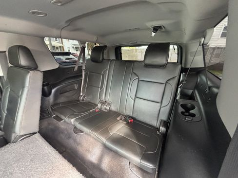 Used 2019 Chevrolet Suburban LT image 10