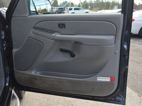 Used 2005 Chevrolet Tahoe LS image 30