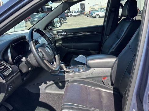 Used 2020 Jeep Grand Cherokee Overland AWD/4WD image 10