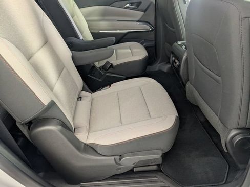 Used 2025 Chevrolet Traverse LT w/ Driver Confidence Package FWD image 30