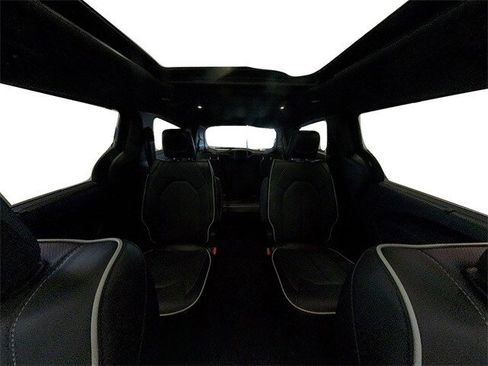 New 2026 Chrysler Pacifica Limited image 38