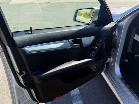 Used 2013 Mercedes-Benz C 250 Sedan image 9