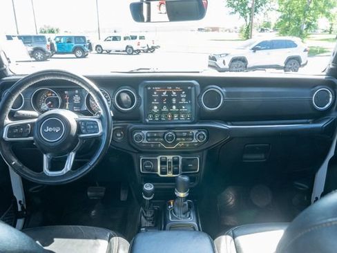 Used 2019 Jeep Wrangler Unlimited Sahara AWD/4WD image 32