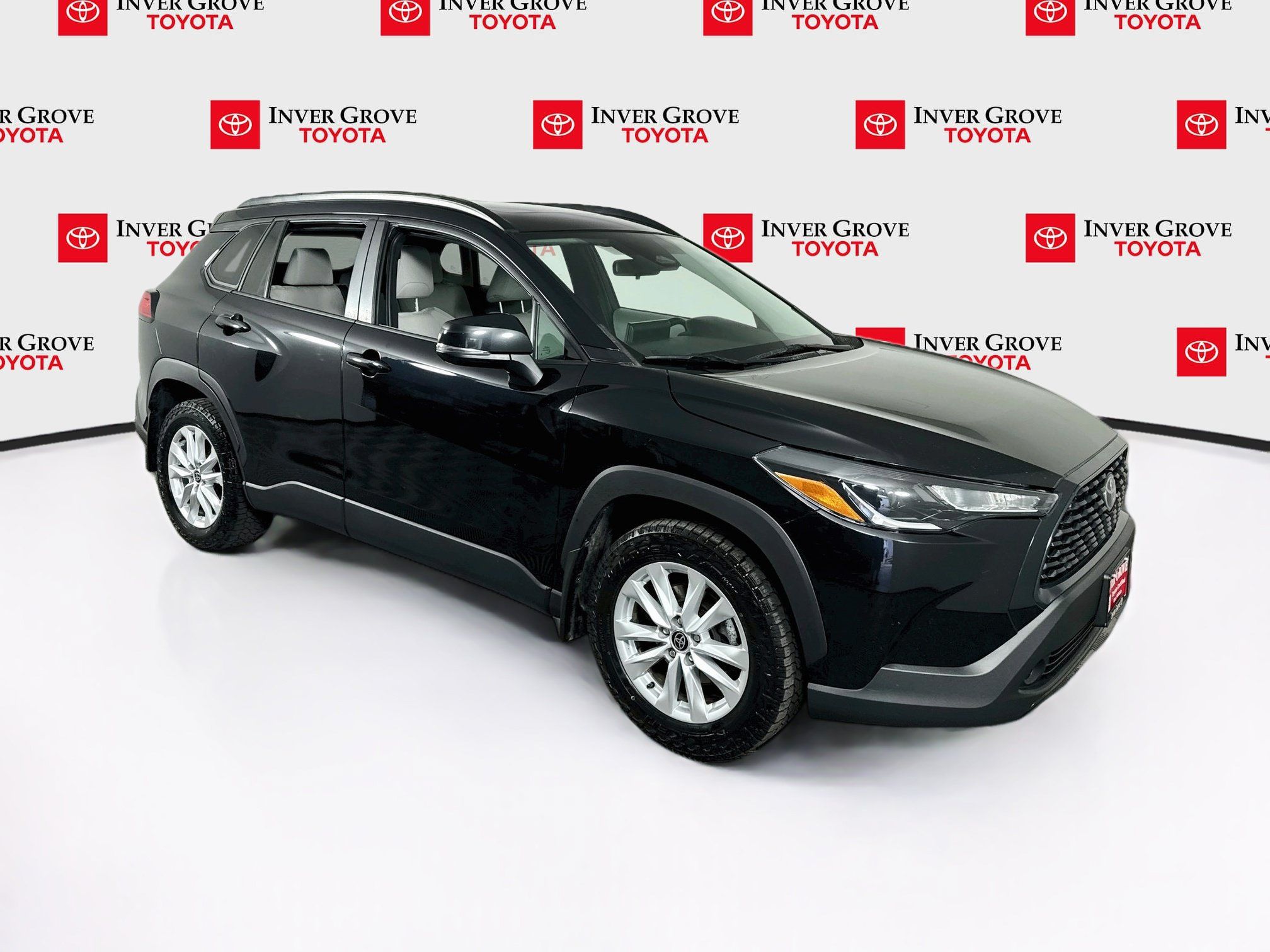 Certified 2023 Toyota Corolla Cross LE w/ Moonroof Package AWD/4WD image 3